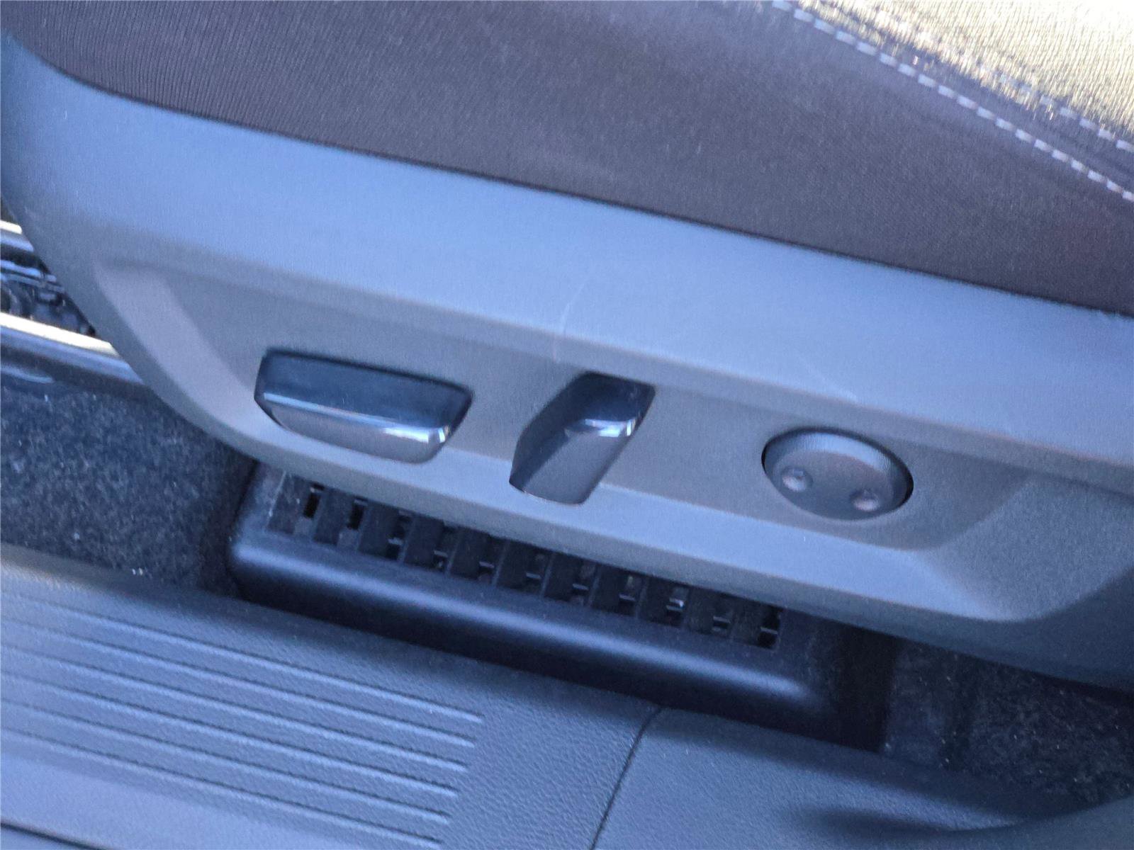 Used 2024 Nissan Rogue SV image 26