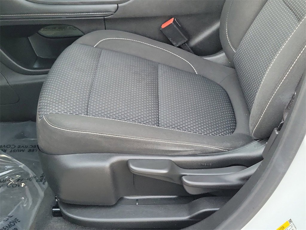 Used 2023 GMC Acadia SLE image 13