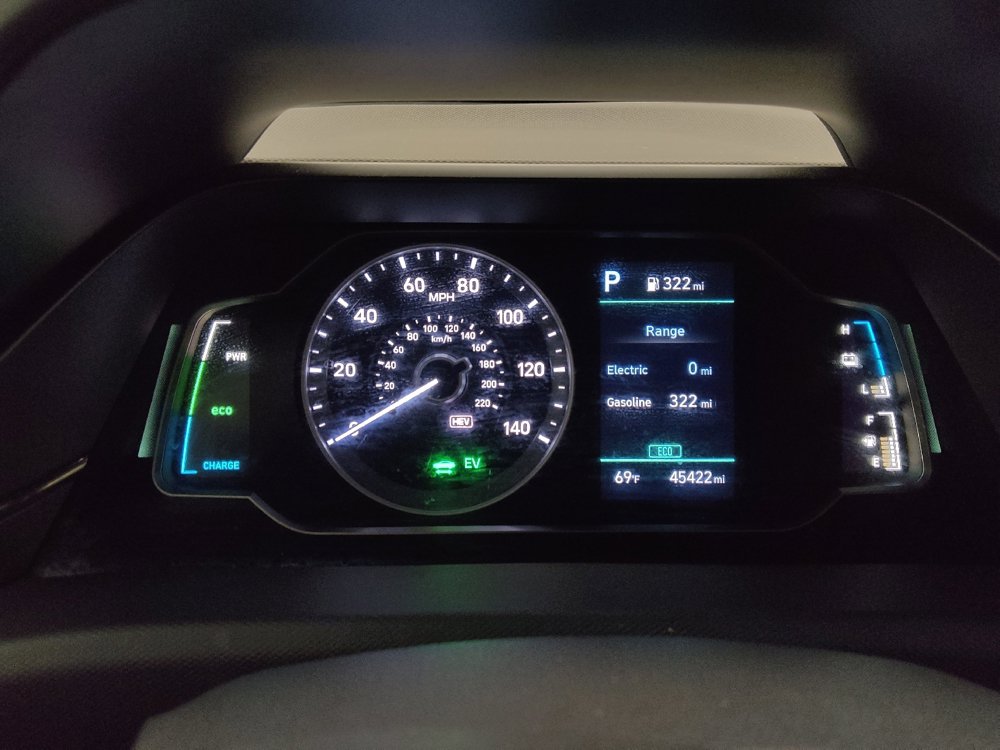 Used 2022 Hyundai Ioniq SE FWD image 23