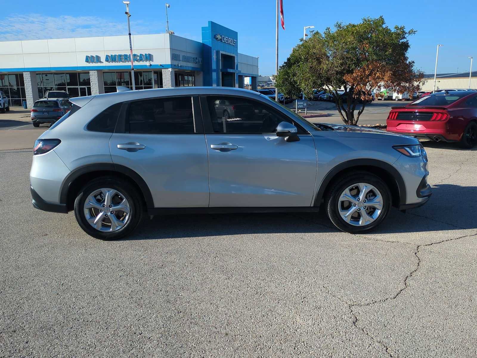 Used 2023 Honda HR-V LX image 9