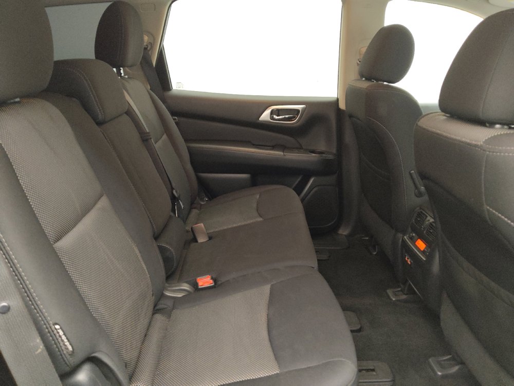 Used 2020 Nissan Pathfinder S AWD/4WD image 19