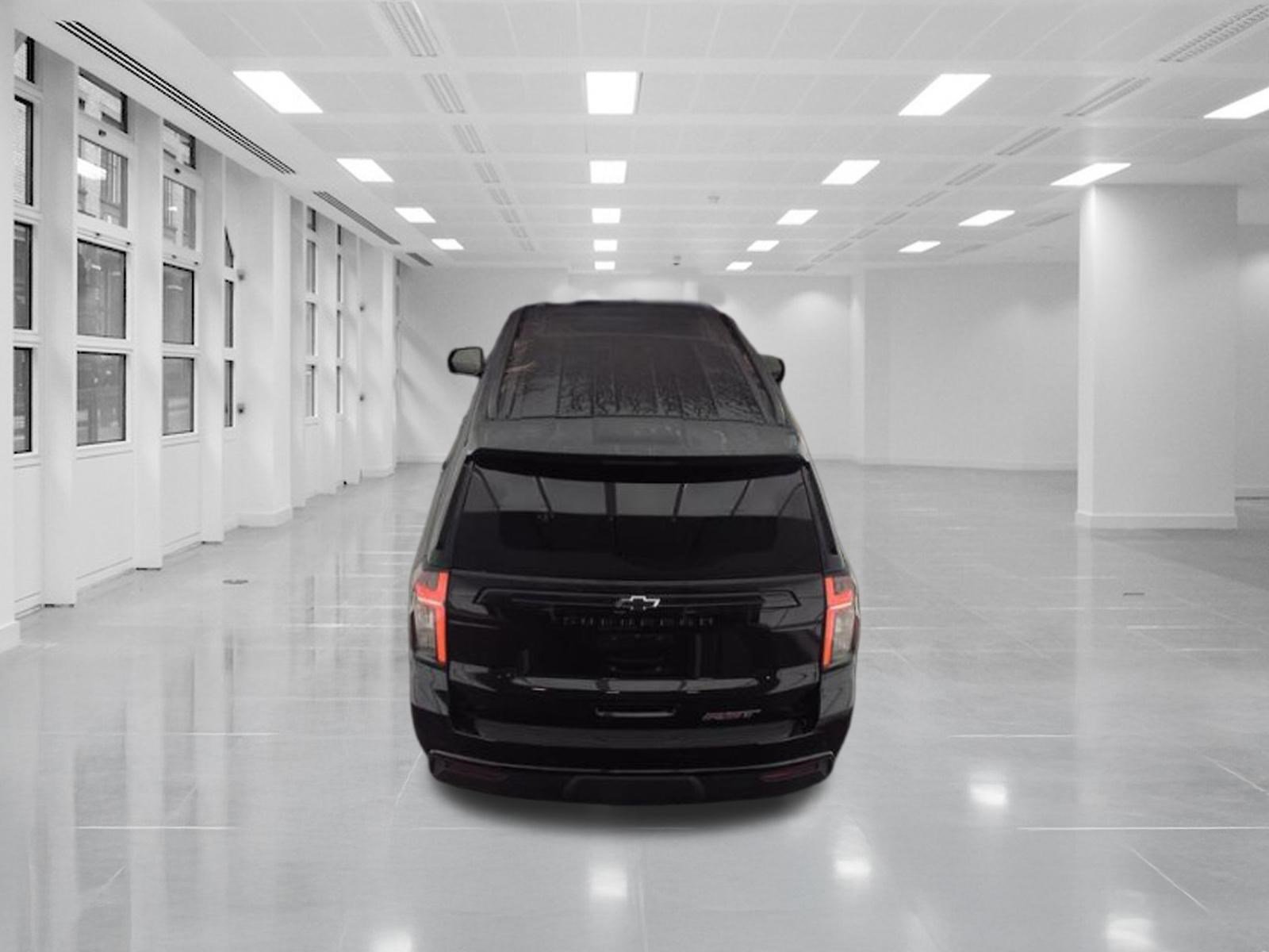 Used 2024 Chevrolet Suburban RST w/ Luxury Package RWD image 4