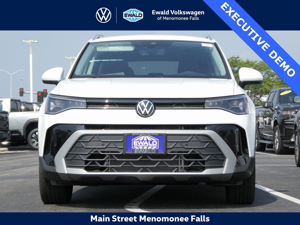 Certified 2025 Volkswagen Taos SE image 22