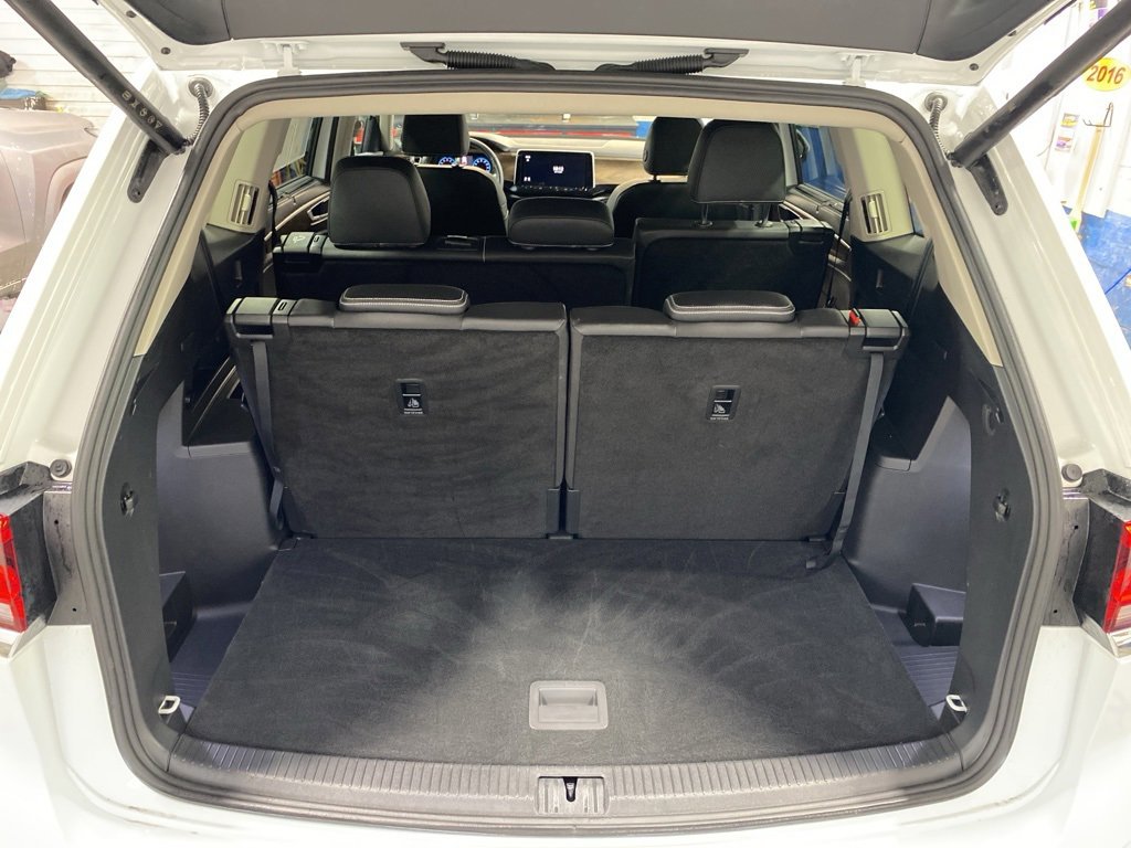 Used 2025 Volkswagen Atlas SE image 16
