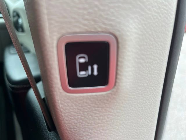Used 2023 Chrysler Pacifica Touring-L FWD image 26