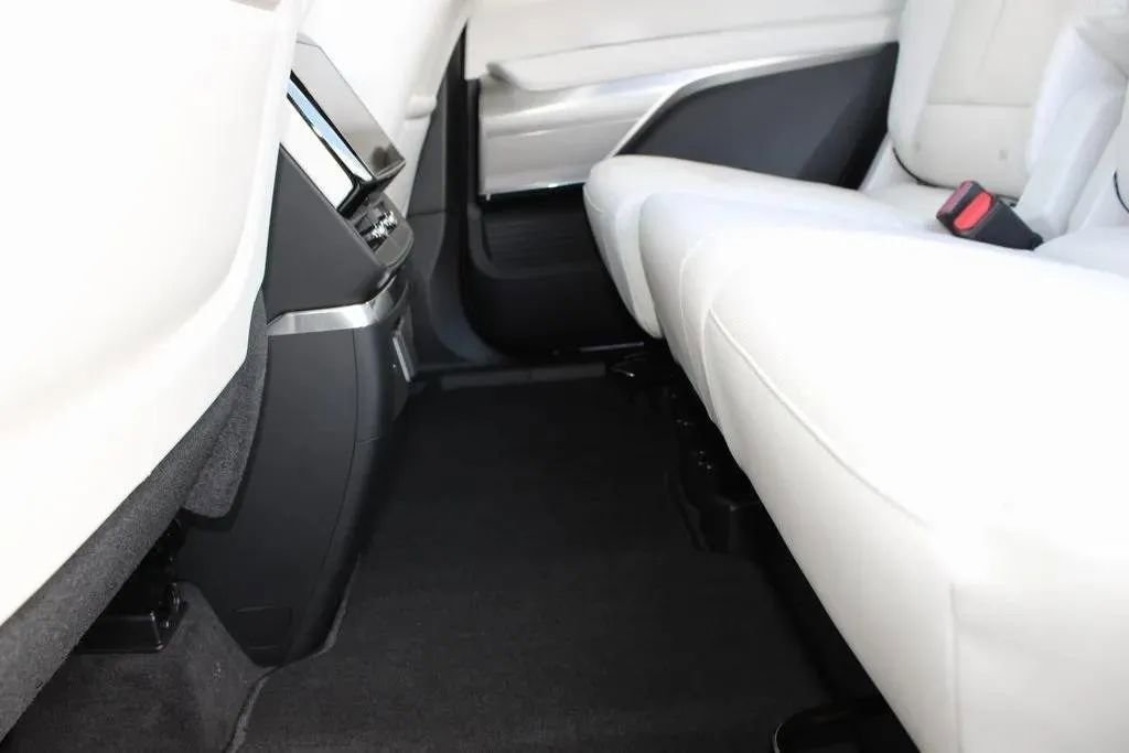 New 2026 Cadillac Vistiq Luxury image 33