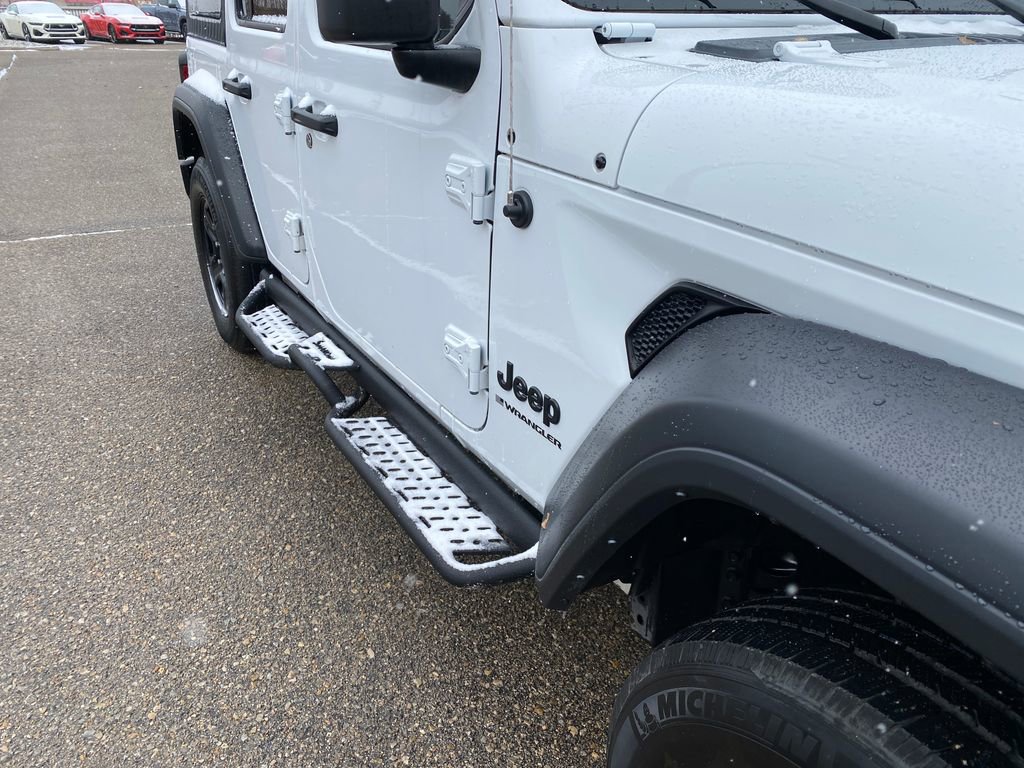 Used 2023 Jeep Wrangler Sport image 33