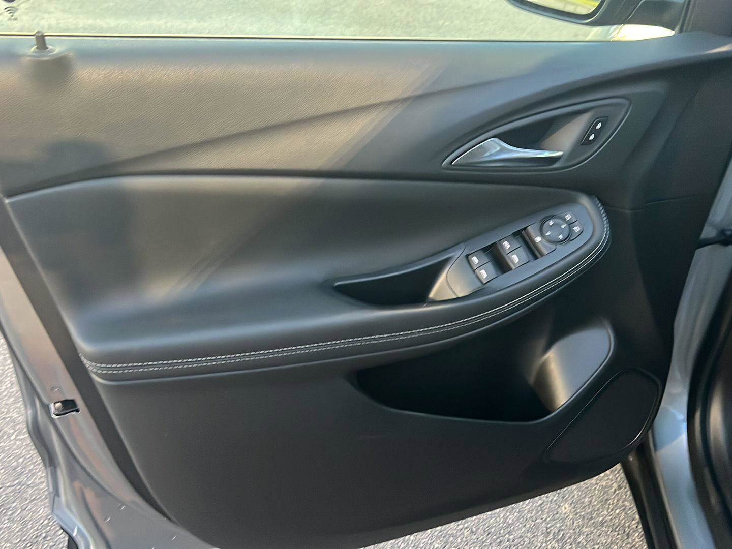 Used 2025 Buick Encore GX Preferred image 16