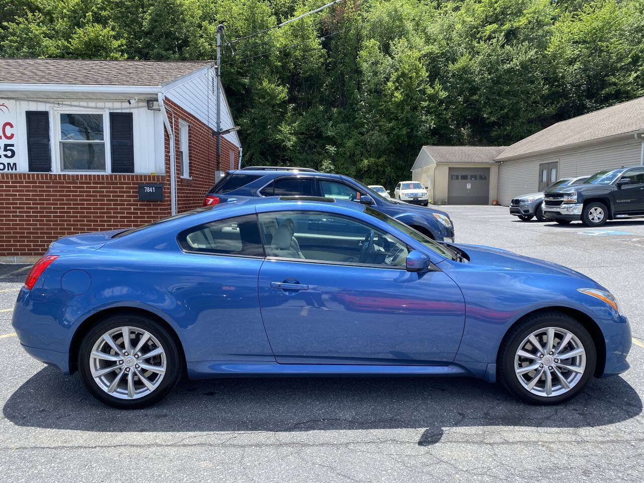 Used 2011 INFINITI G37 x Coupe w/ Premium Pkg AWD/4WD image 4
