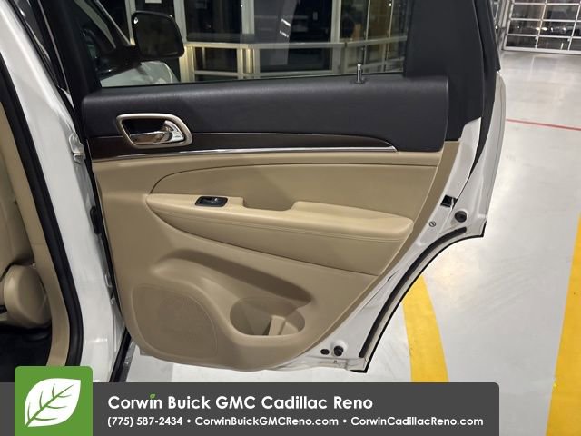 Used 2014 Jeep Grand Cherokee Limited w/ Luxury Group II image 32