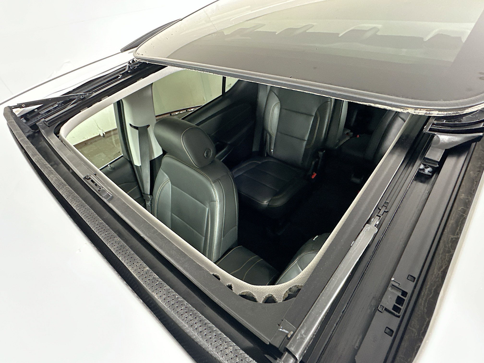 Used 2020 Chevrolet Traverse LT w/ LT Premium Package image 22