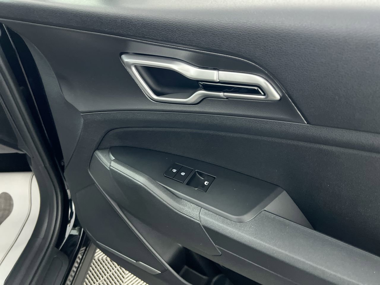 New 2026 Kia Sportage LX image 32