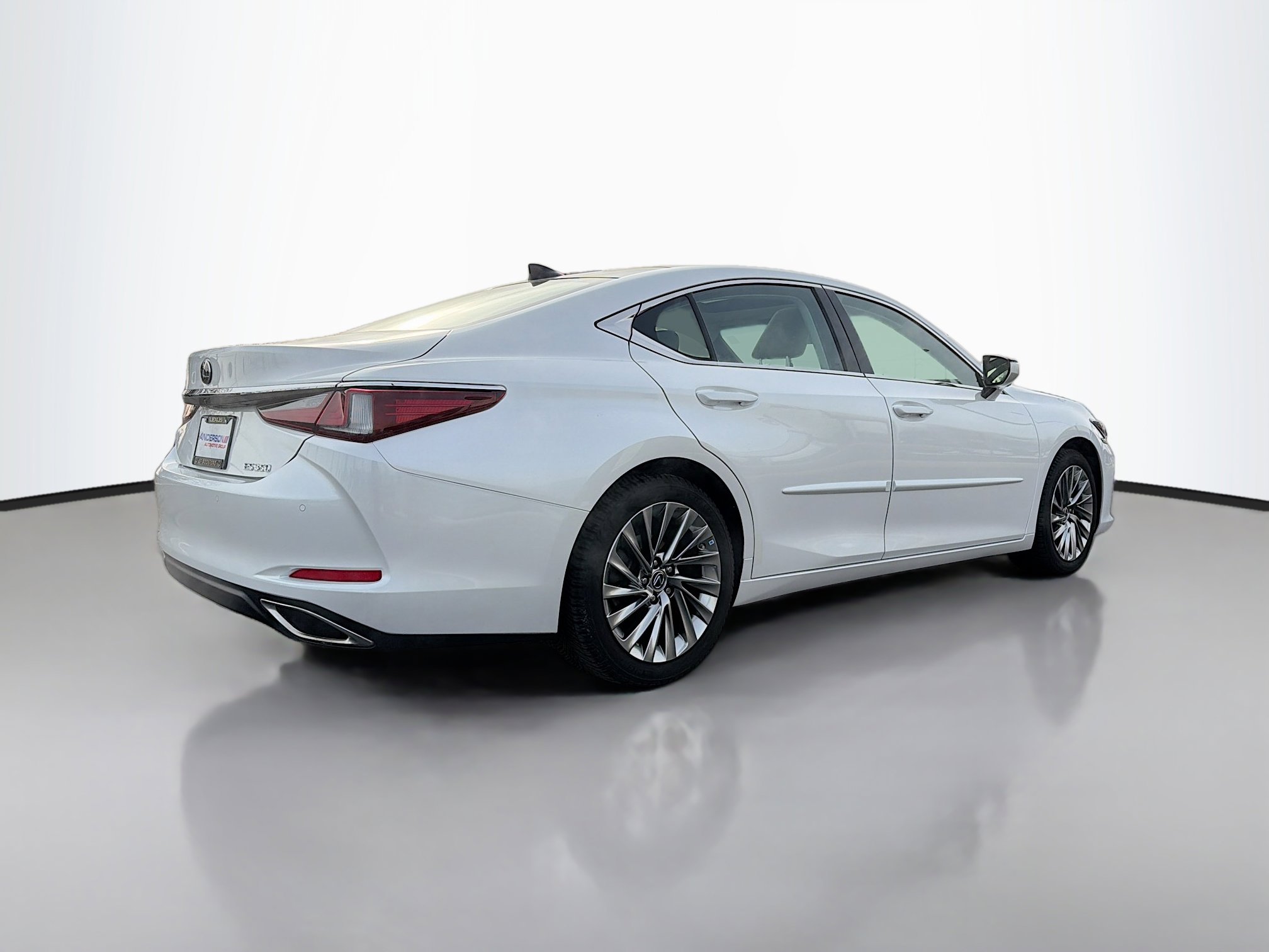 Used 2019 Lexus ES 350 image 2