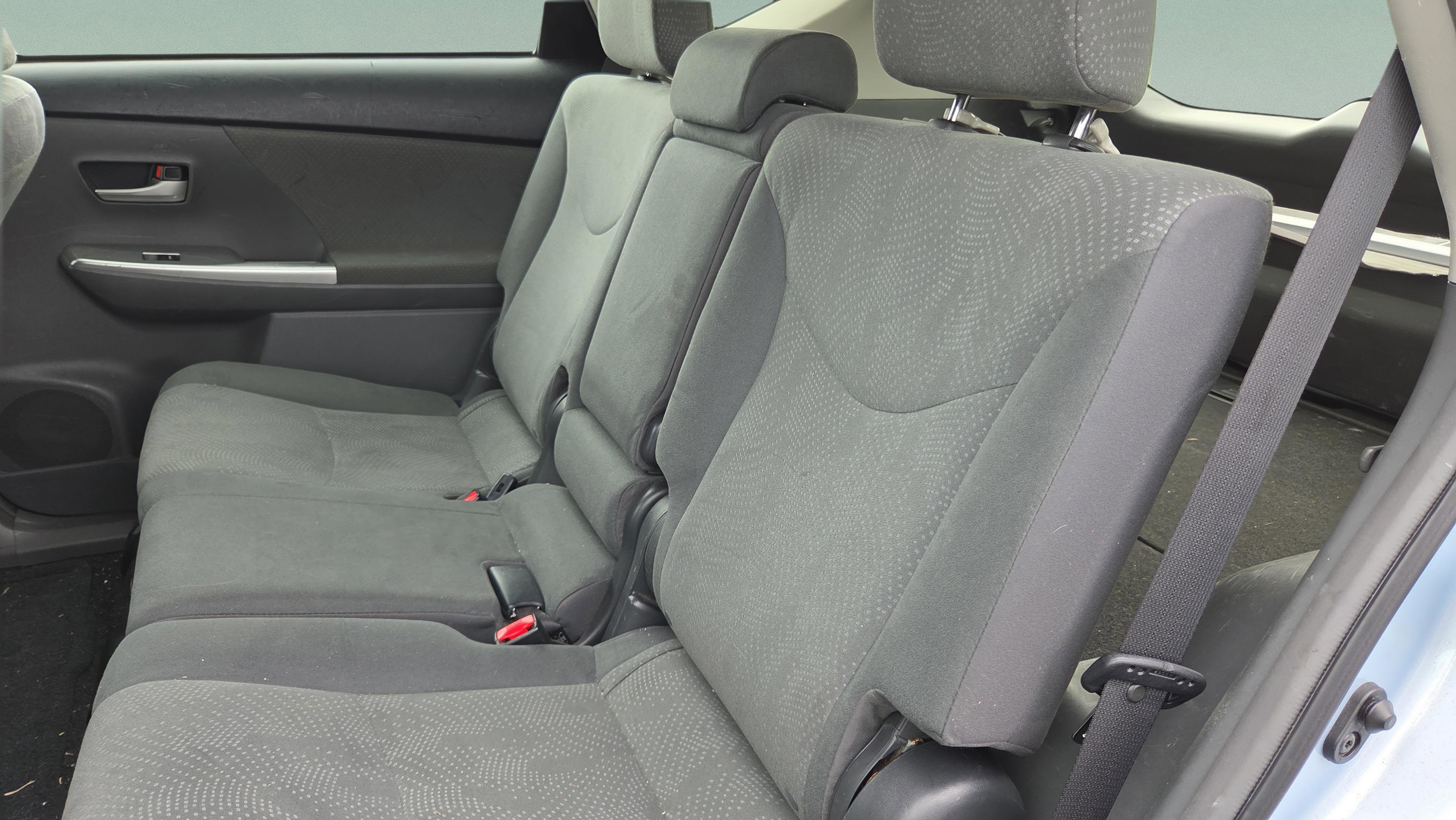 Used 2014 Toyota Prius V Three image 11