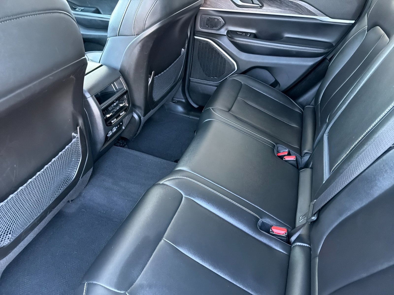 Used 2023 Jeep Grand Cherokee 4WD 4xe image 14