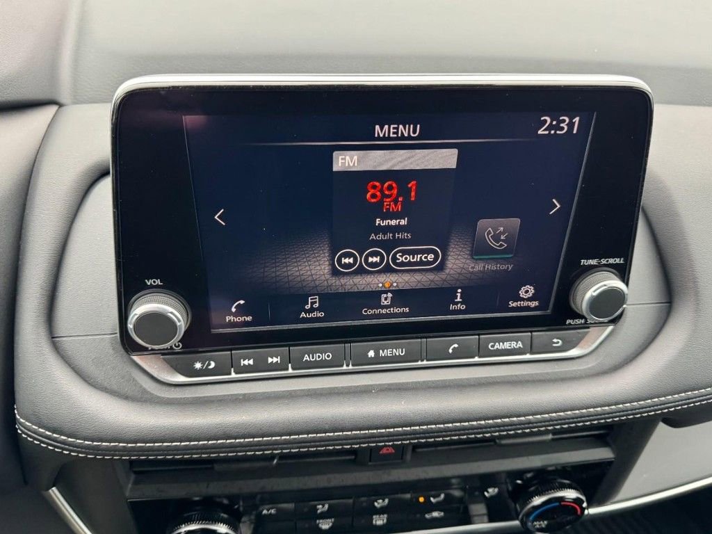 Used 2025 Nissan Rogue S image 19