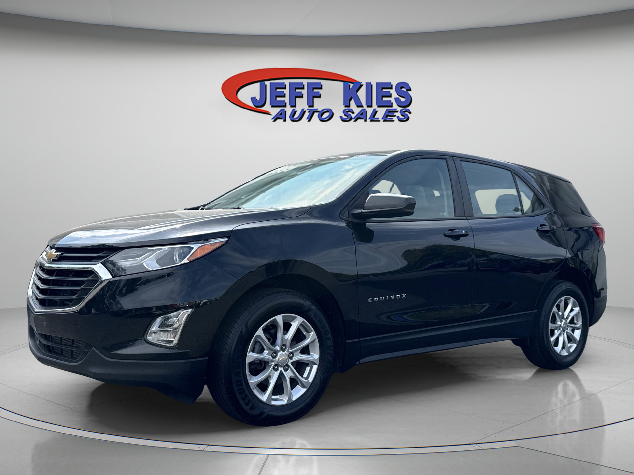 Used 2020 Chevrolet Equinox LS image 1