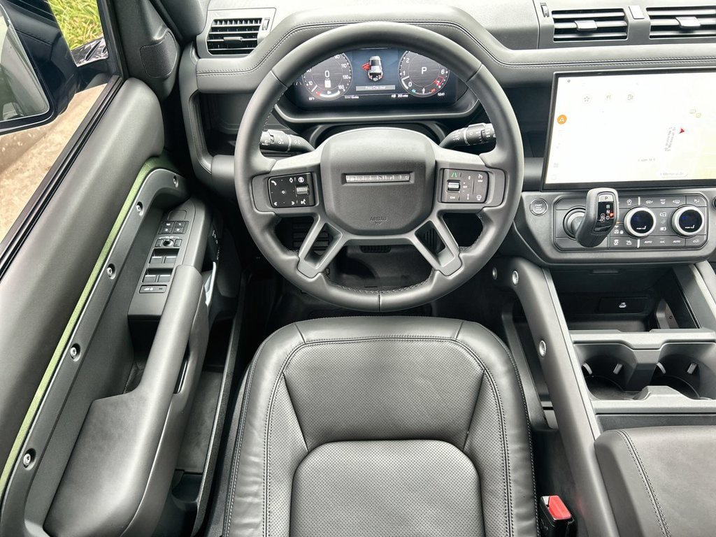 New 2026 Land Rover Defender 110 X-Dynamic SE AWD/4WD image 13