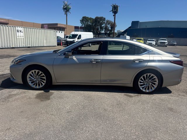 Used 2019 Lexus ES 300h w/ Accessory Package 2 FWD image 11