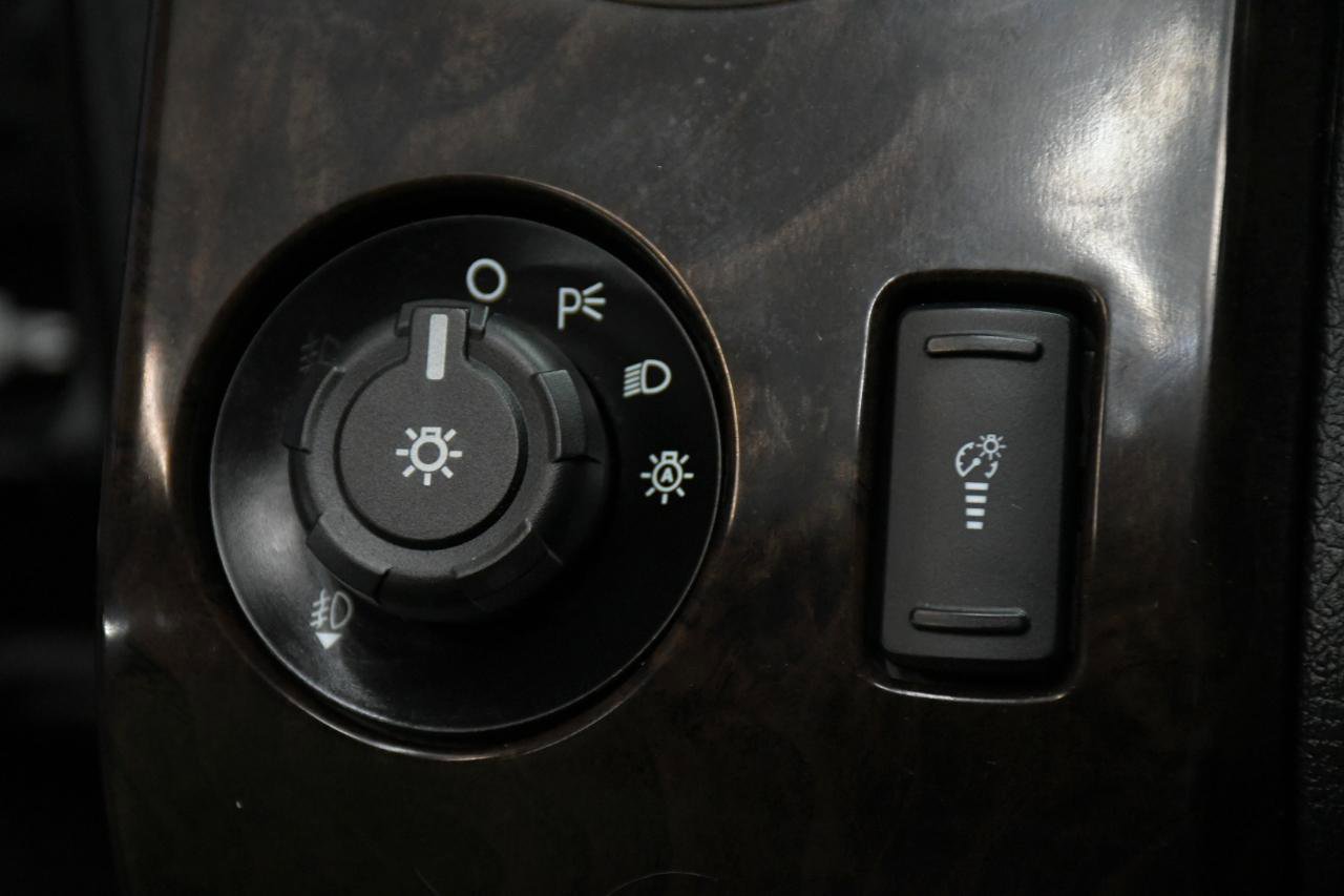 Used 2016 Ford F350 Platinum w/ FX4 Off-Road Package image 31