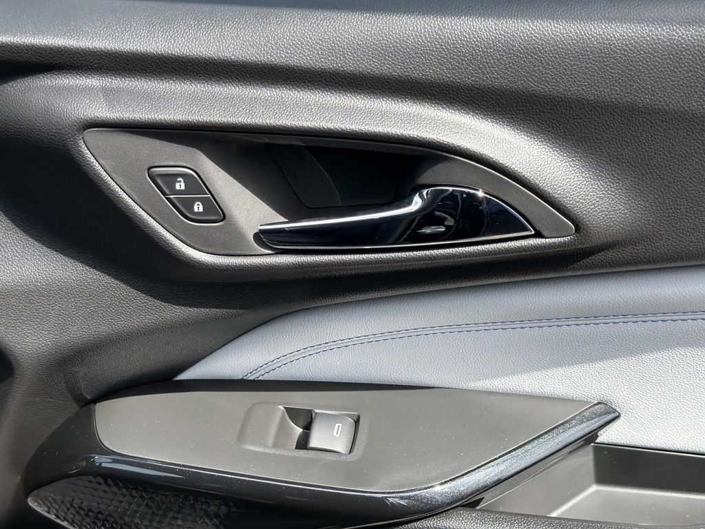 New 2026 Chevrolet Trax LT w/ LT Convenience Package FWD image 15