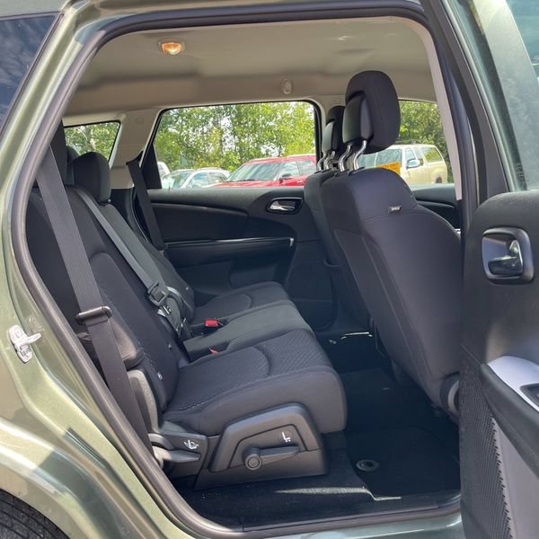 Used 2017 Dodge Journey SE FWD image 27