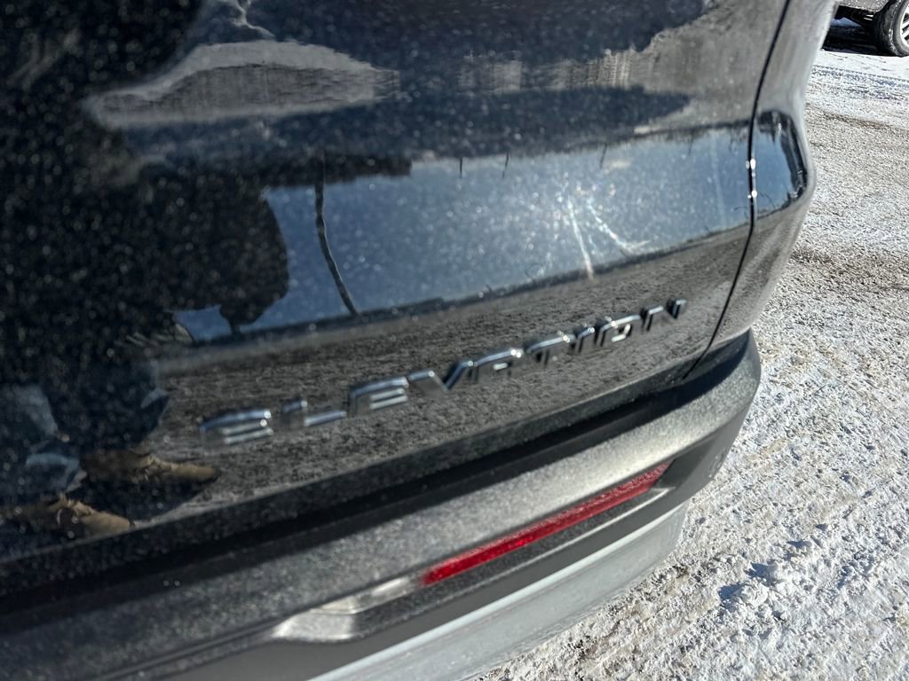 Used 2025 GMC Acadia Elevation image 37