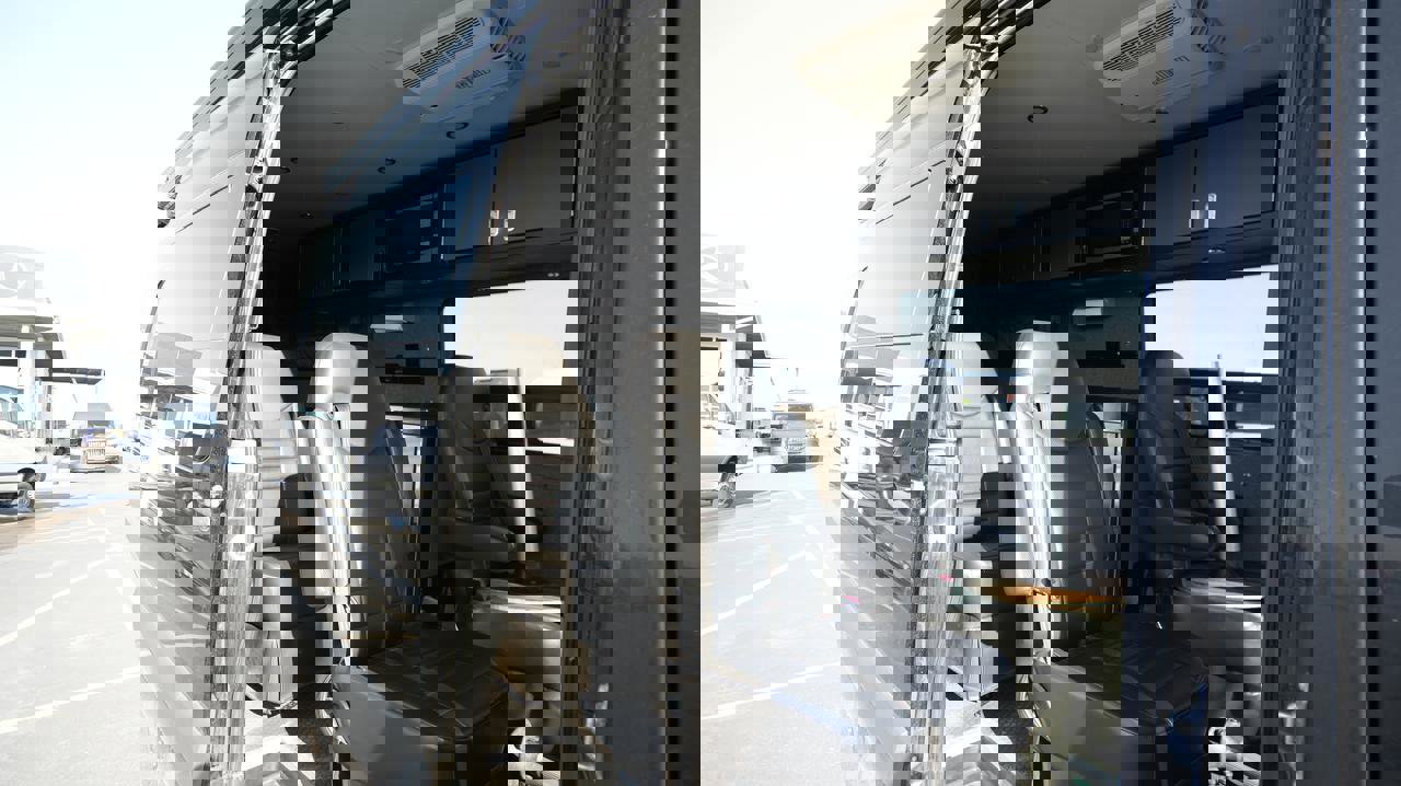 Used 2015 Mercedes-Benz Sprinter 2500 image 12