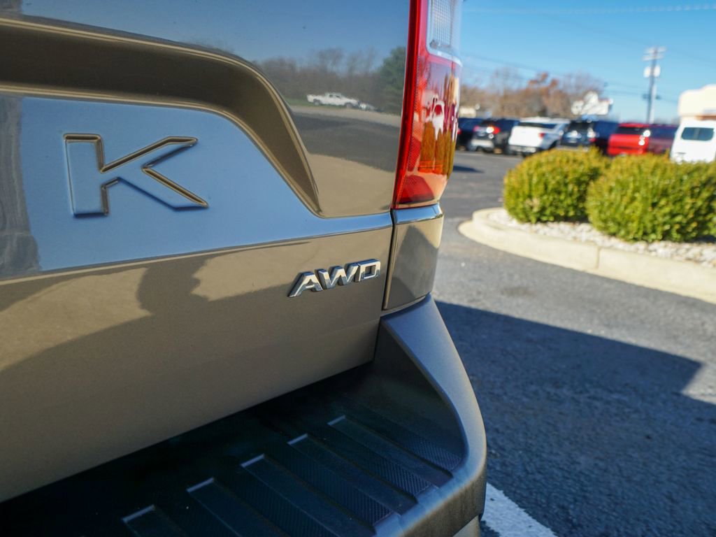 Used 2022 Ford Maverick Lariat w/ Lariat Luxury Package image 12