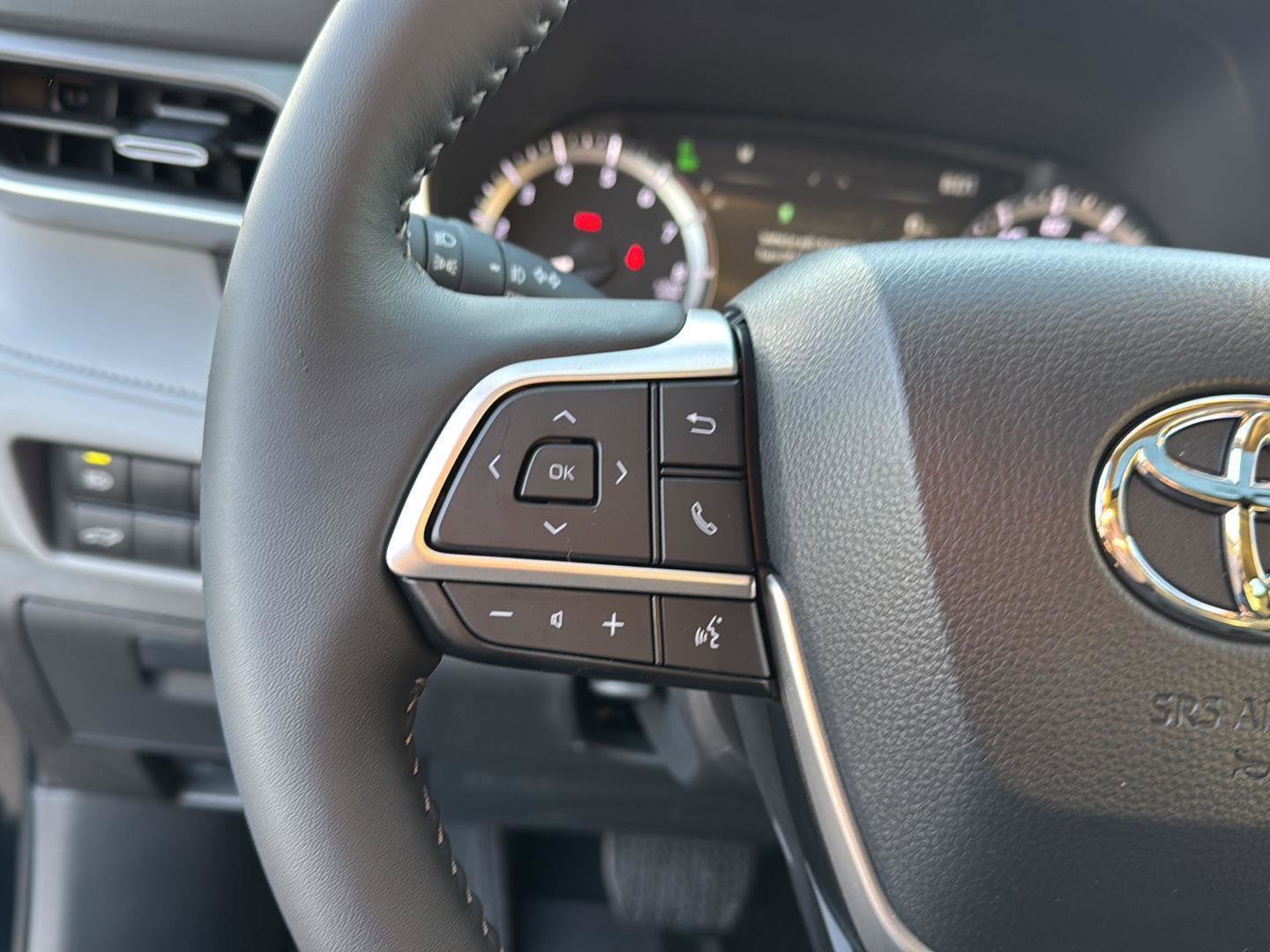 New 2026 Toyota Highlander XLE image 18