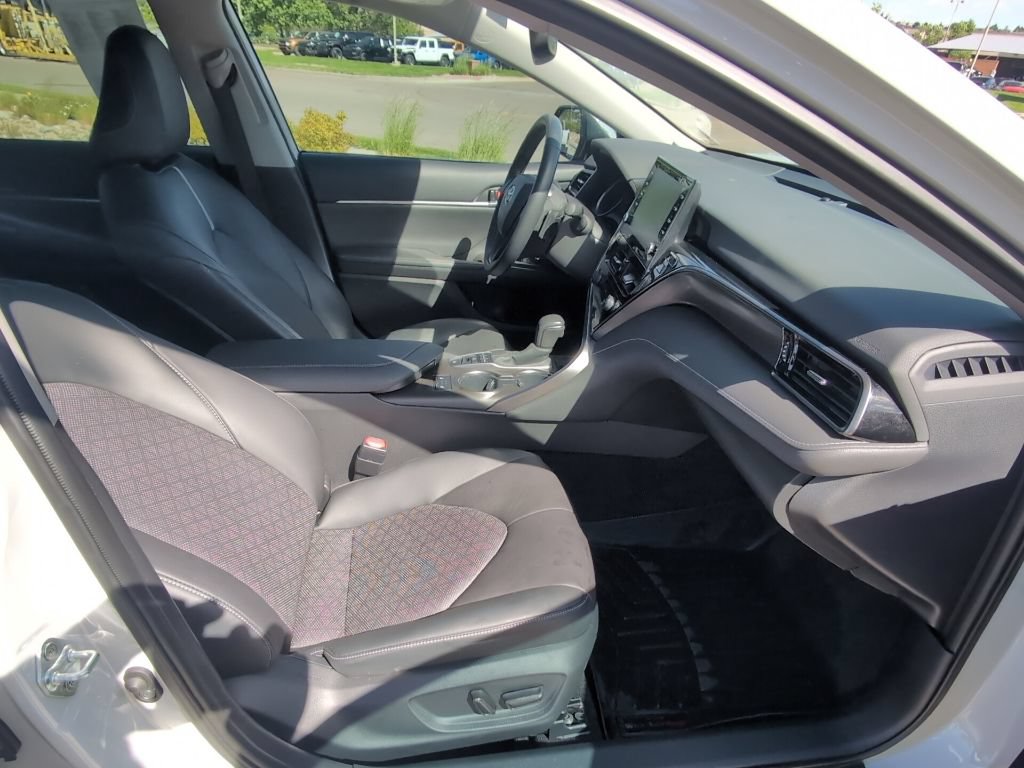 Used 2022 Toyota Camry XSE FWD image 30