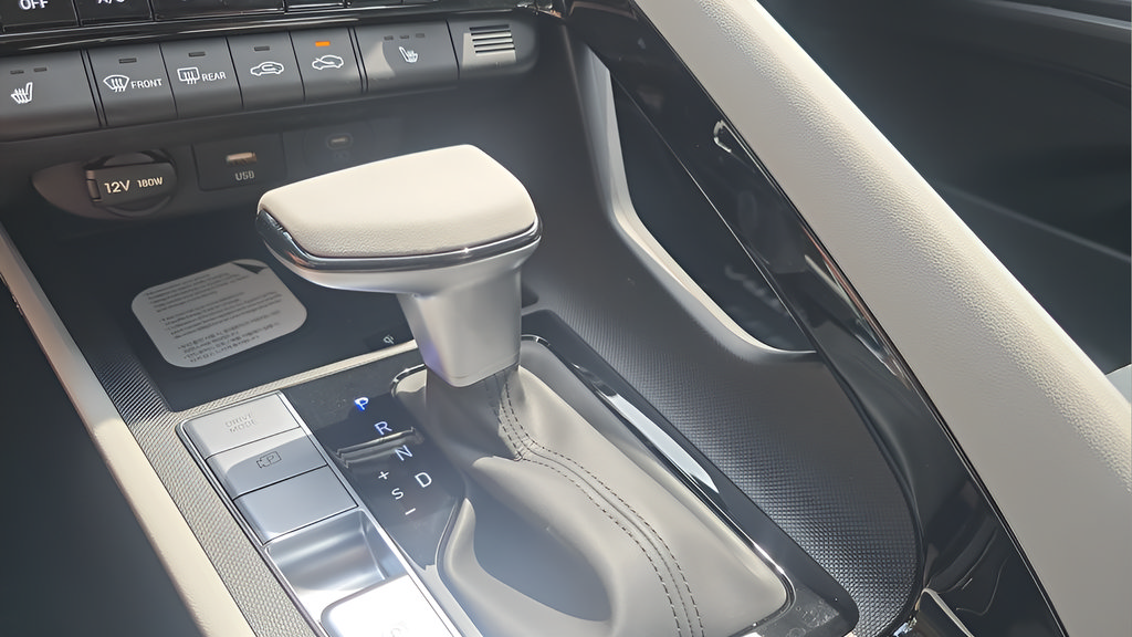 New 2026 Hyundai Elantra Limited FWD image 22