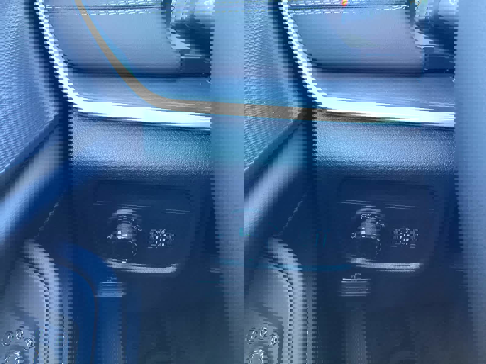 New 2025 Jeep Grand Cherokee Laredo X w/ Luxury Tech Group I image 28