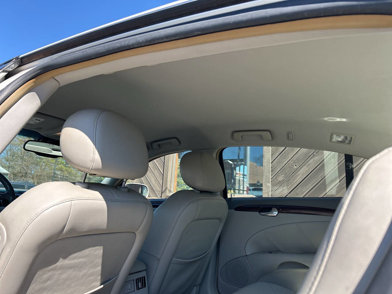 Used 2011 Buick Lucerne CXL image 17