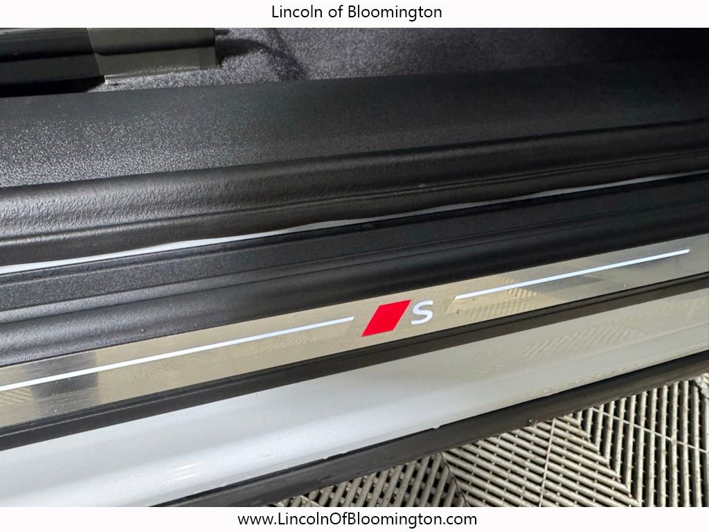 Used 2025 Audi SQ5 Prestige w/ Prestige Package image 16