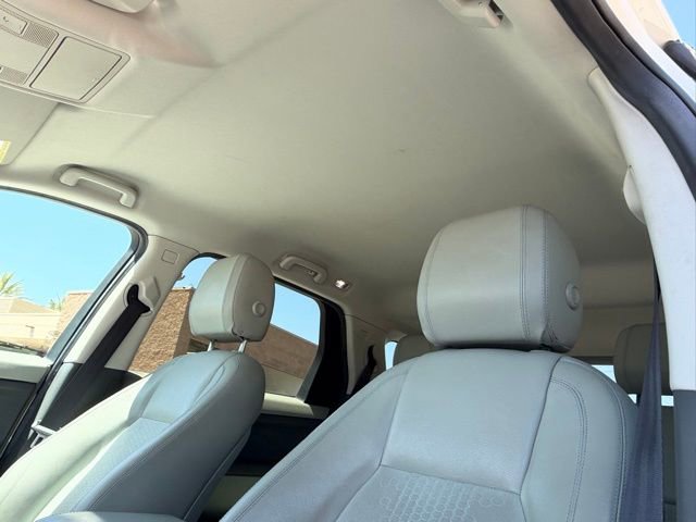 Used 2017 Land Rover Discovery Sport SE image 12