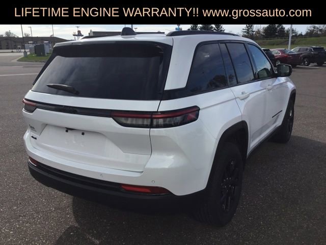 Used 2025 Jeep Grand Cherokee Altitude AWD/4WD image 9