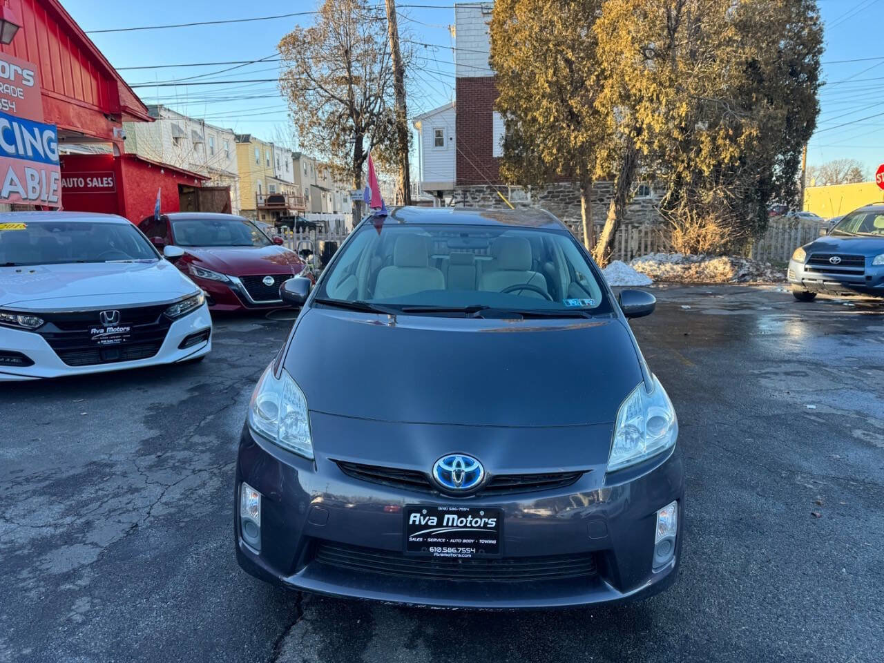 Used 2011 Toyota Prius Two image 2