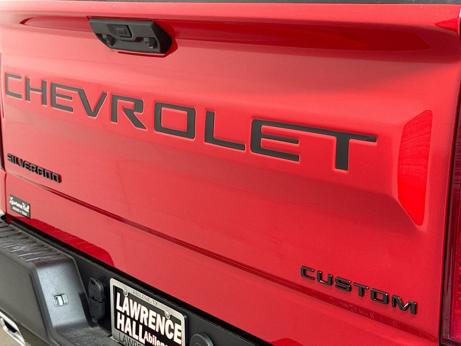 New 2026 Chevrolet Silverado 1500 Custom Trail Boss w/ LPO, Dark Essentials Package AWD/4WD image 18