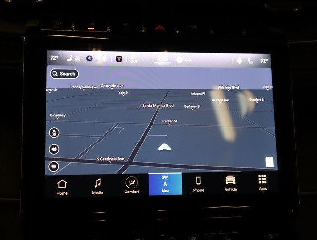 New 2023 Jeep Grand Cherokee Overland AWD/4WD image 9