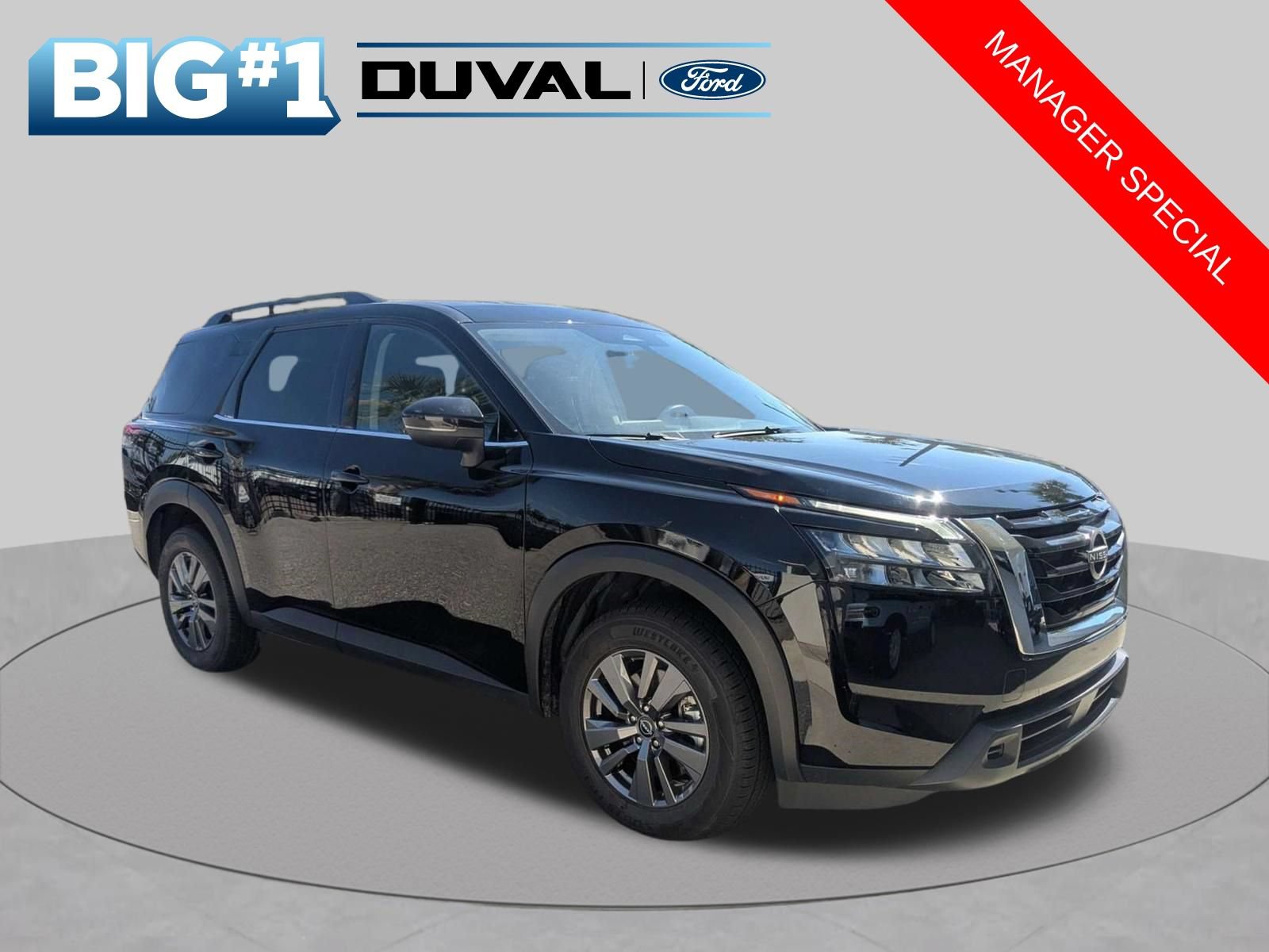 Used 2025 Nissan Pathfinder SV FWD image 1