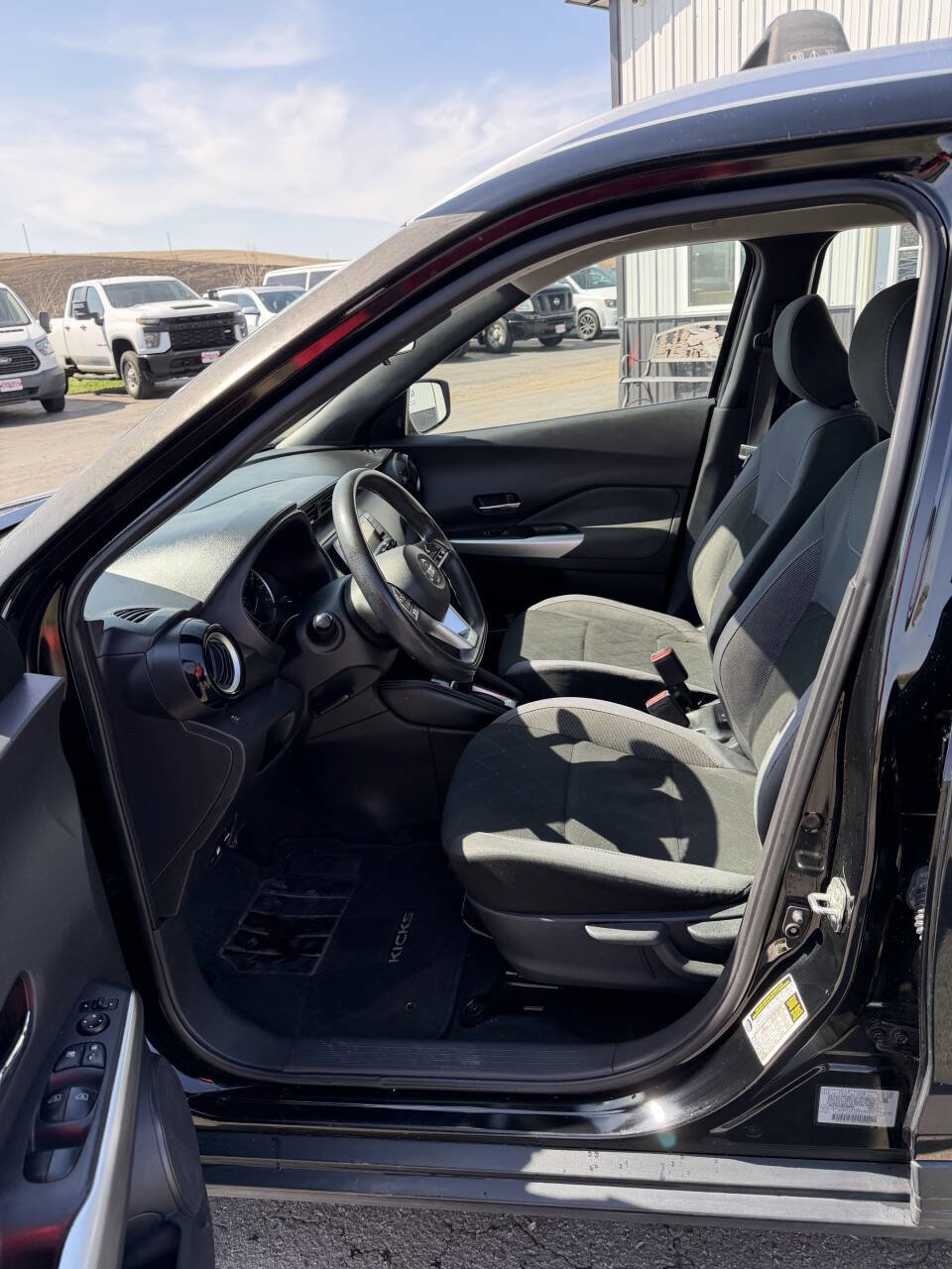 Used 2019 Nissan Kicks SV w/ Exterior Package FWD image 8