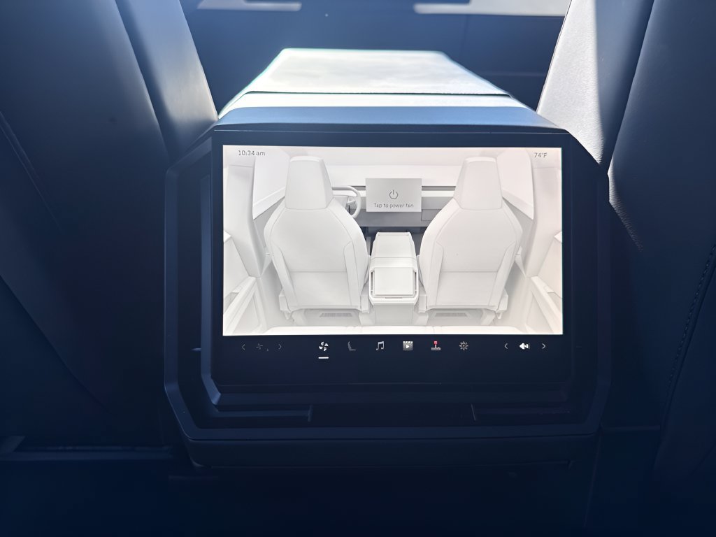 Used 2024 Tesla Cybertruck AWD Crew Cab image 12