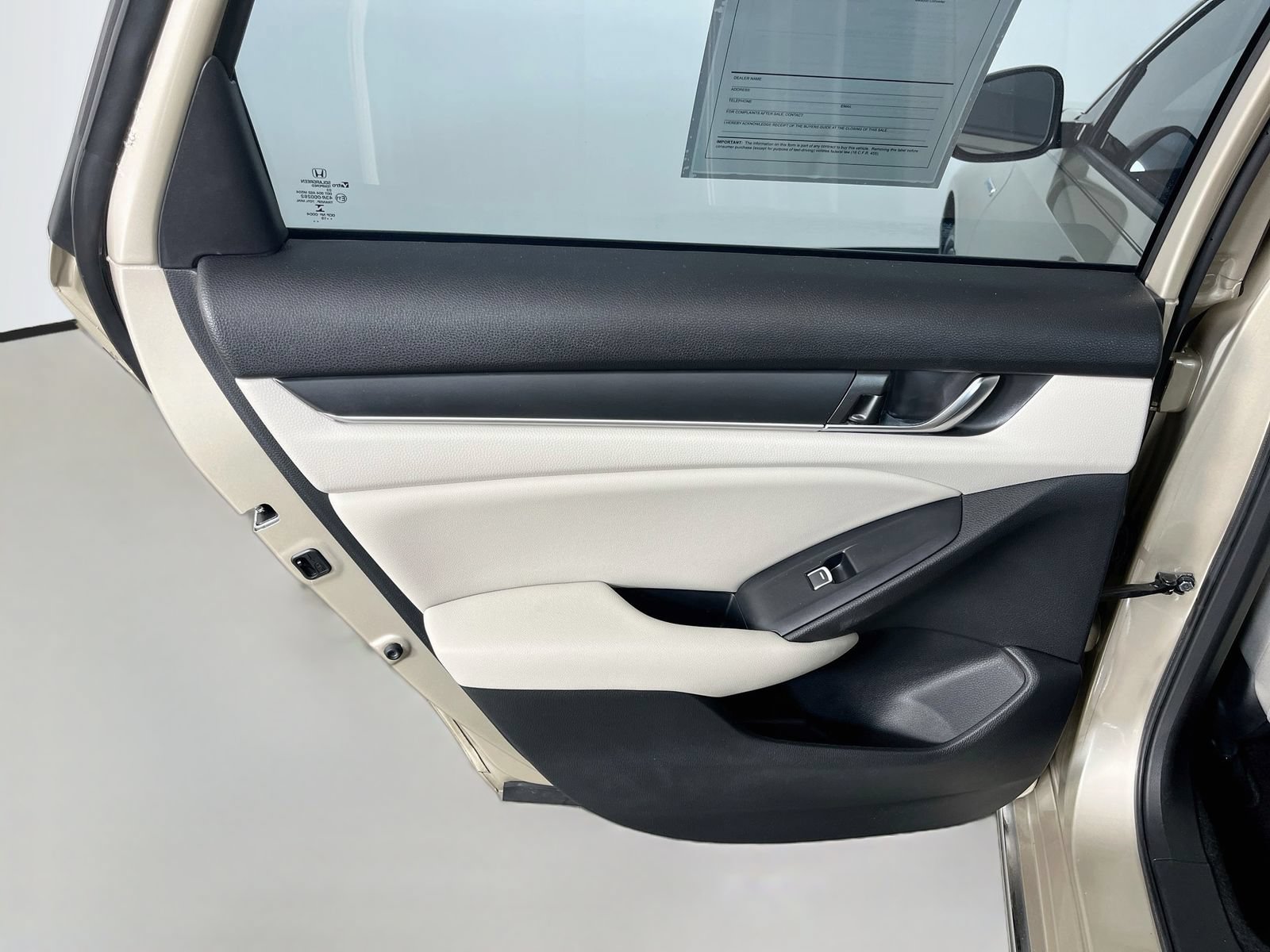 Used 2019 Honda Accord EX image 32