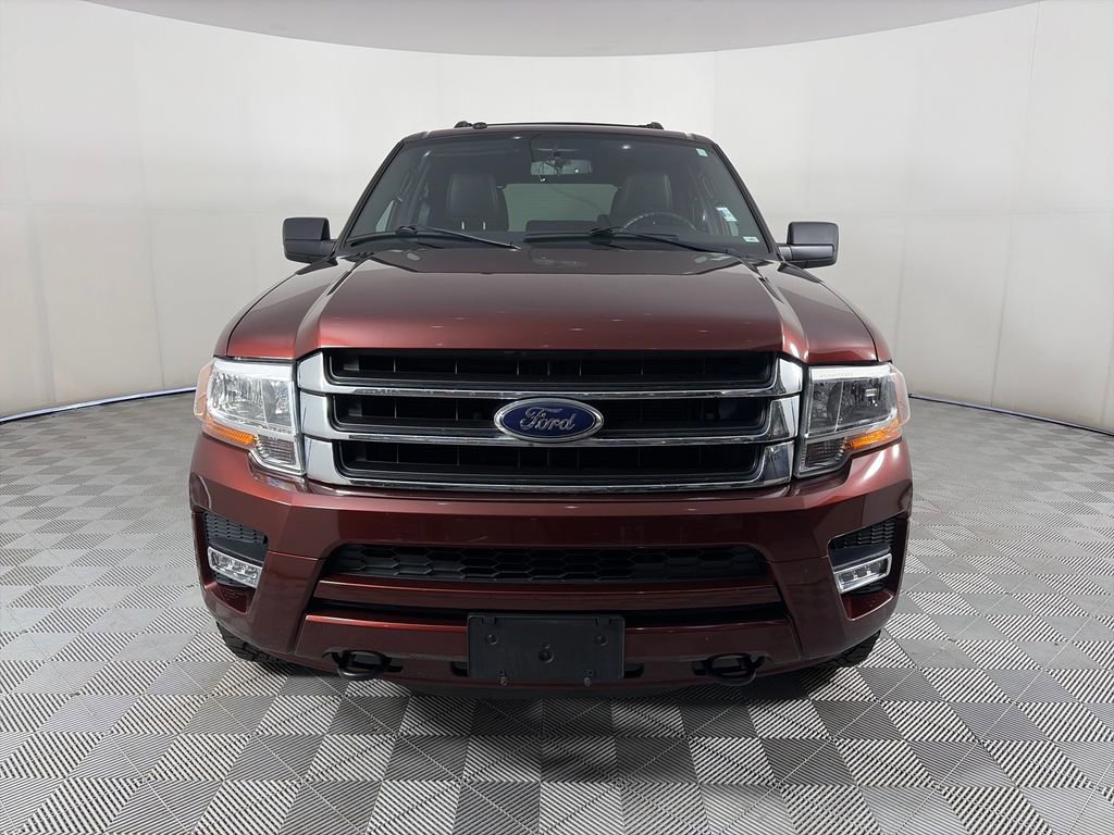 Used 2017 Ford Expedition XLT w/ Equipment Group 202A AWD/4WD image 2