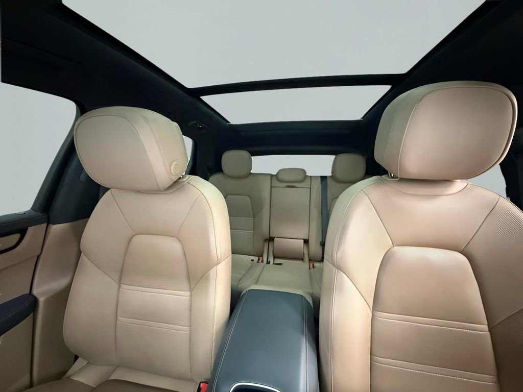 Used 2019 Porsche Cayenne Turbo image 11