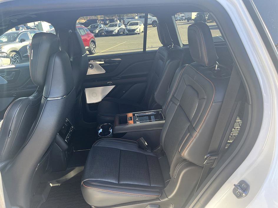 Used 2025 Lincoln Aviator Black Label image 15