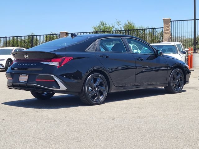 New 2026 Hyundai Elantra SEL Sport FWD image 4