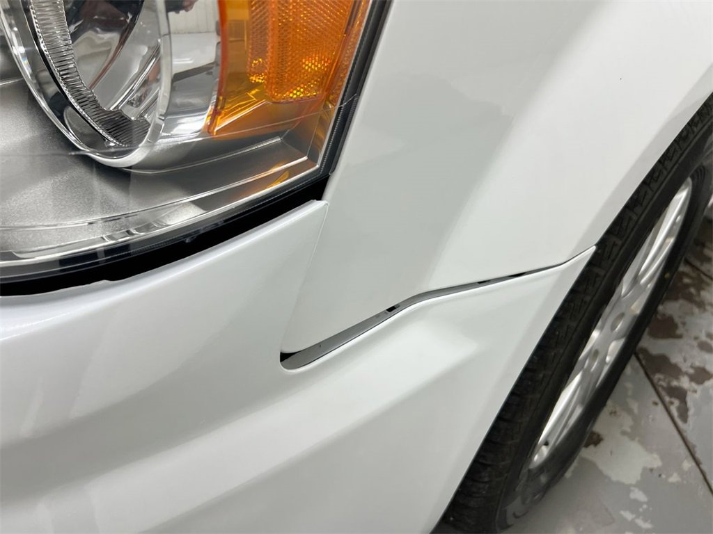 Used 2016 Chrysler Town & Country Touring image 30