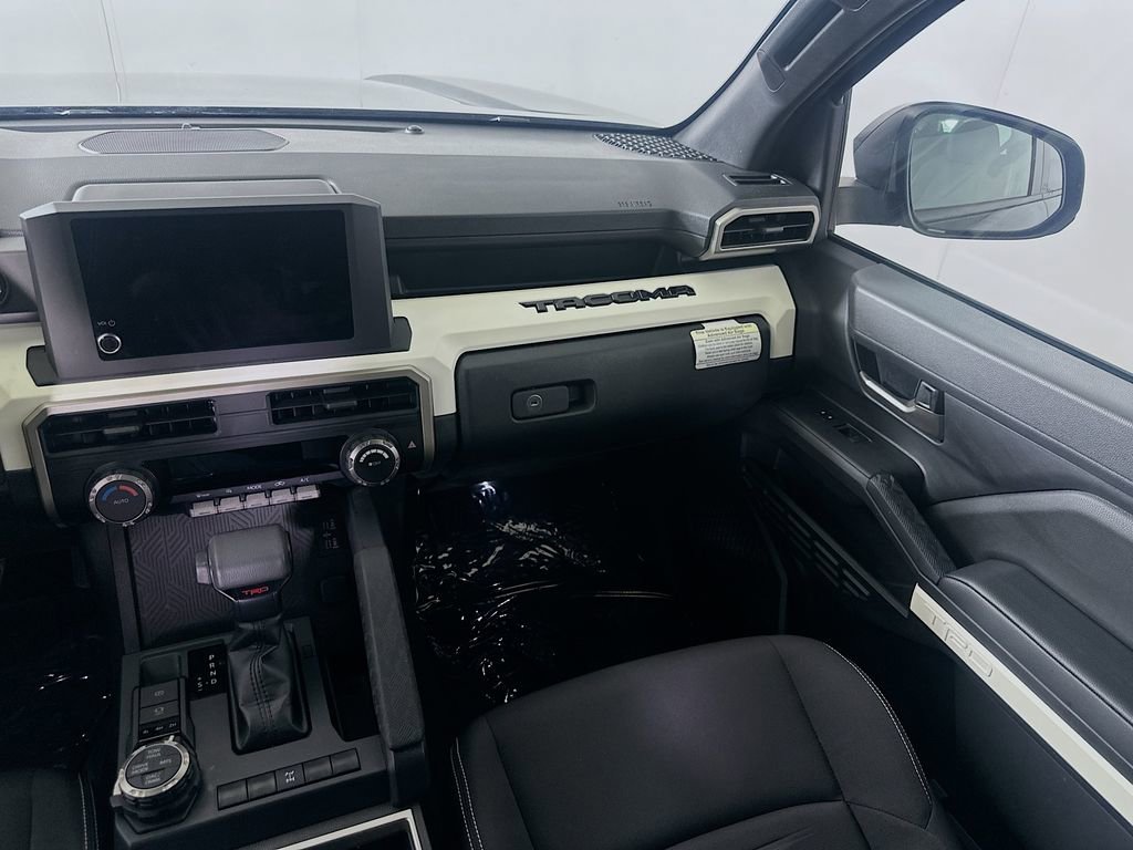 Used 2024 Toyota Tacoma TRD Off-Road image 19
